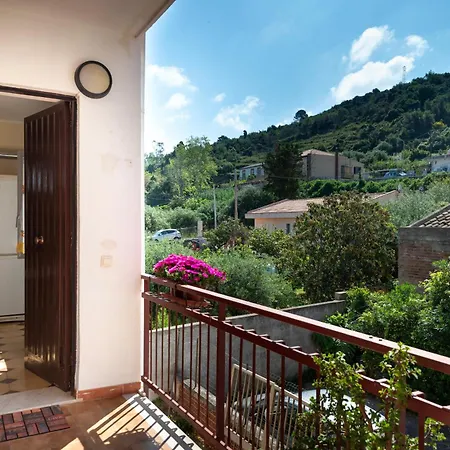 Casa Fronte Mare A San Saba Appartement *