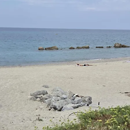 Casa Fronte Mare A San Saba アパート *